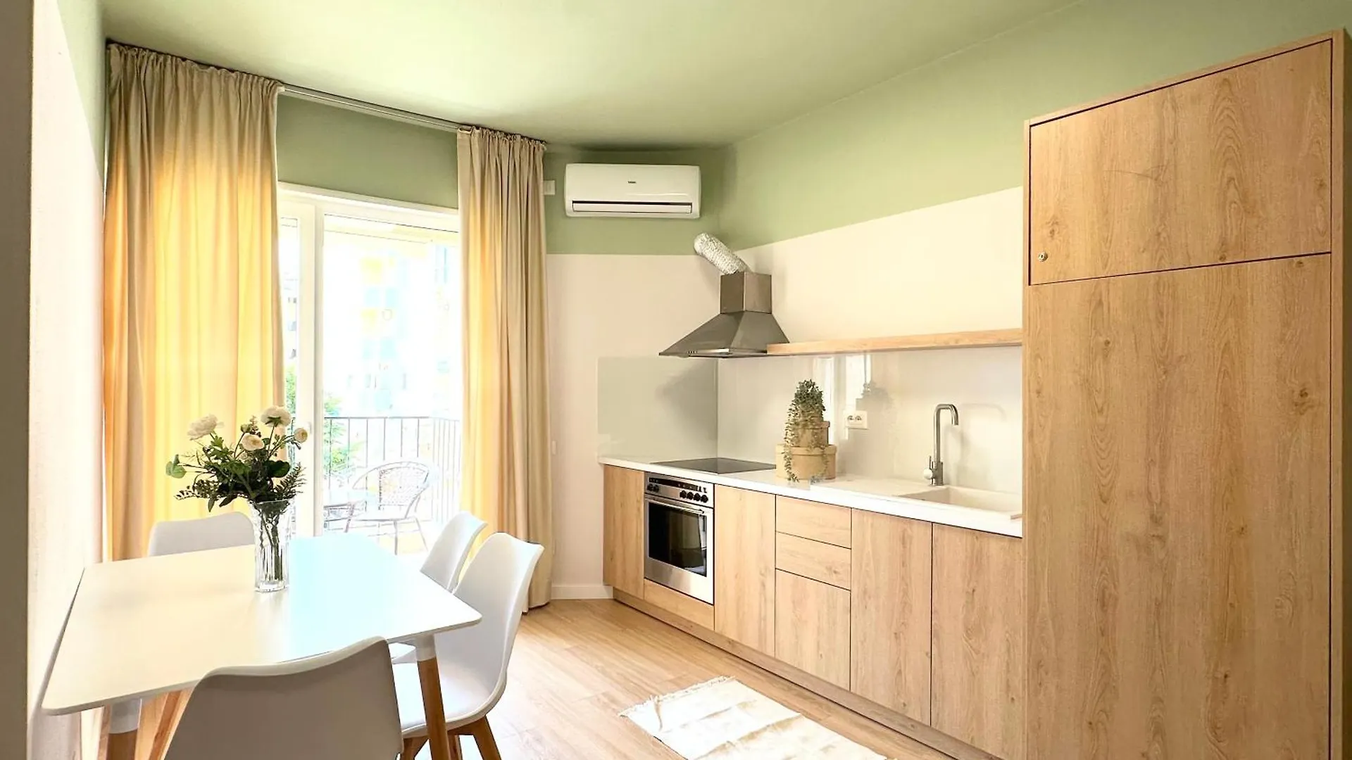 Home By The Sea - Golem Apartment