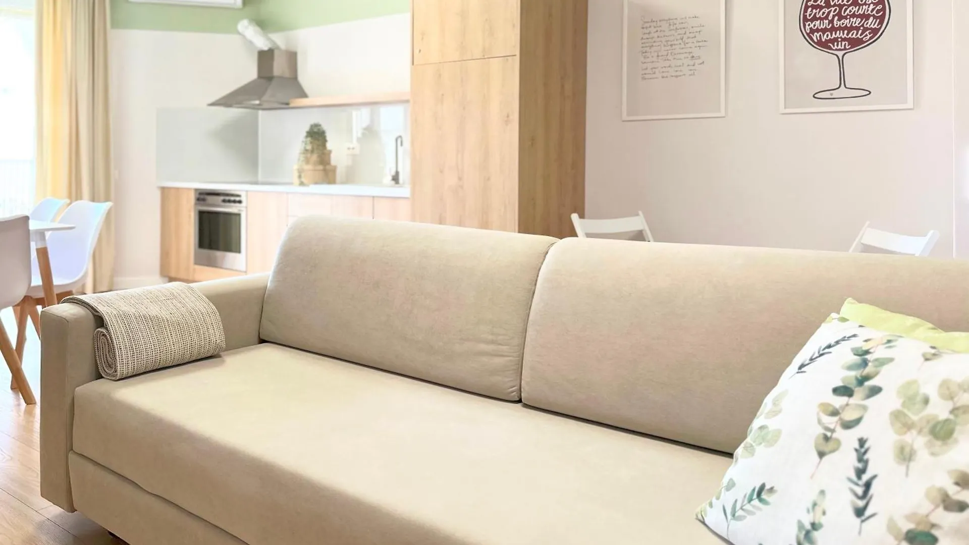 Apartment Home By The Sea - Golem