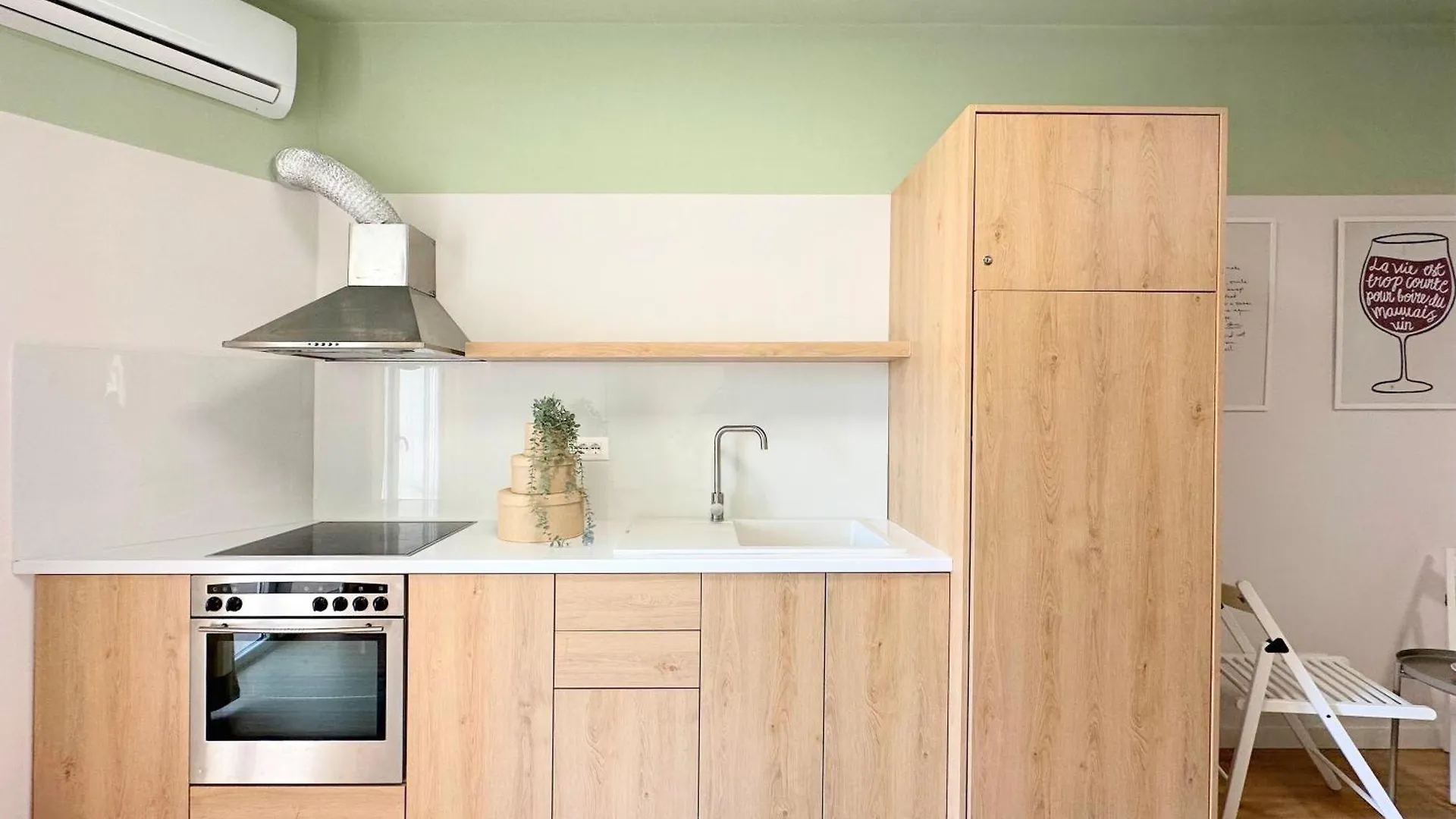 Home By The Sea - Golem Apartment
